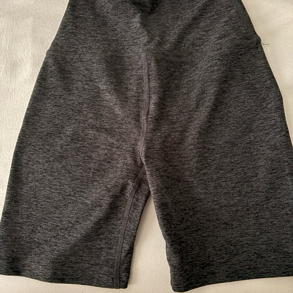 Beyond Yoga Charcoal Bike Shorts - Picture 1 of 3